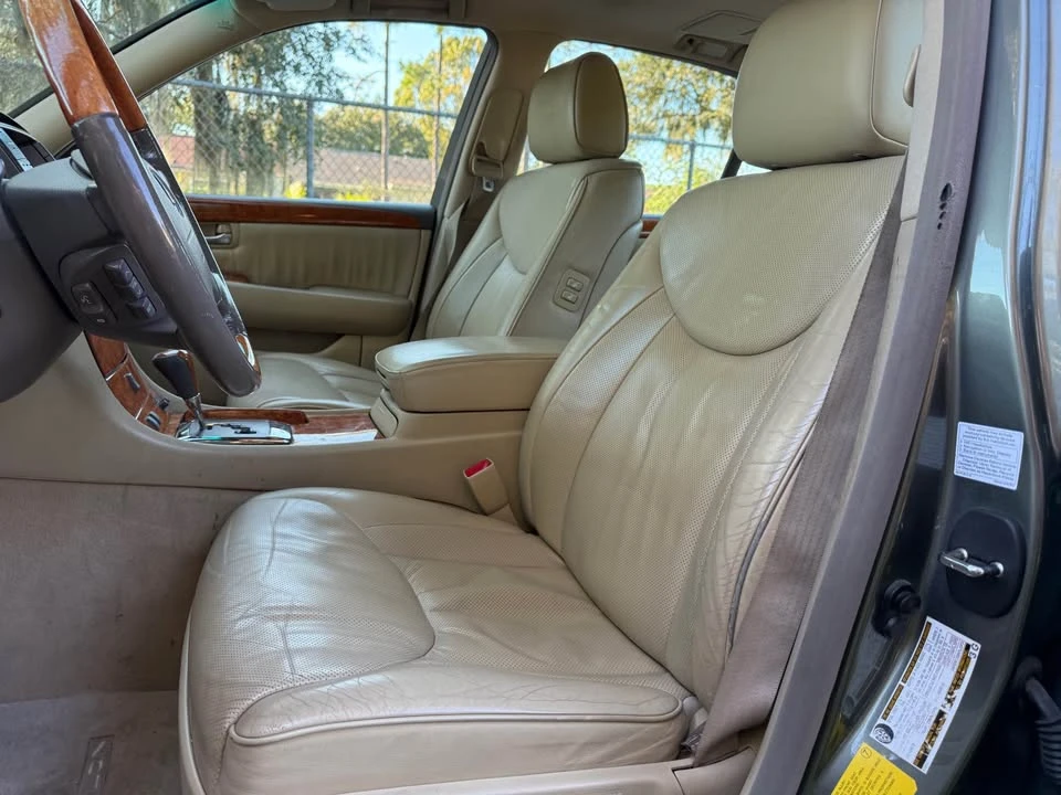 2005 Lexus LS 3rd Gen - Image 13 of 20