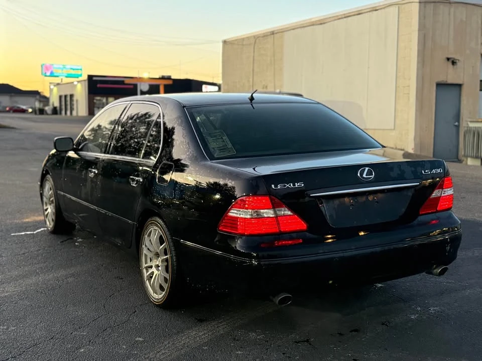 2005 Lexus LS 3rd Gen - Image 5 of 10