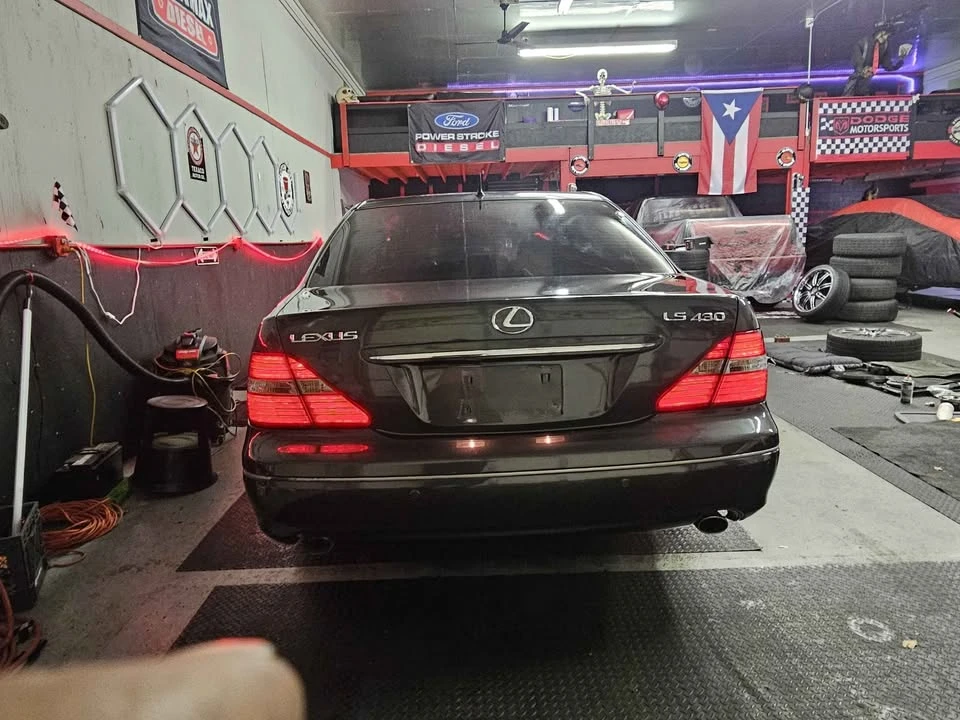 2005 Lexus LS 3rd Gen - Image 5 of 14