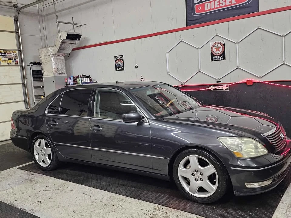 2005 Lexus LS 3rd Gen - Image 6 of 14