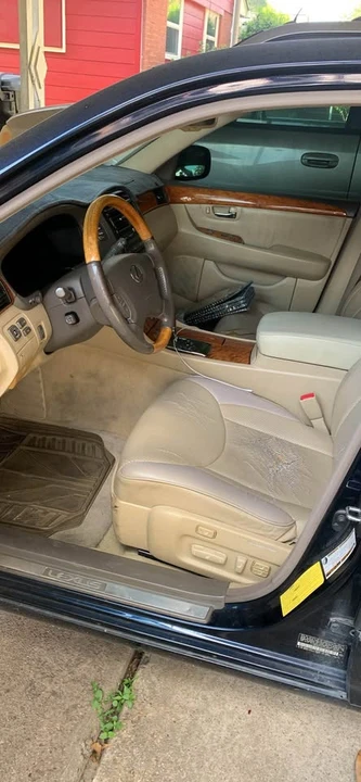 2005 Lexus LS 3rd Gen - Image 3 of 4