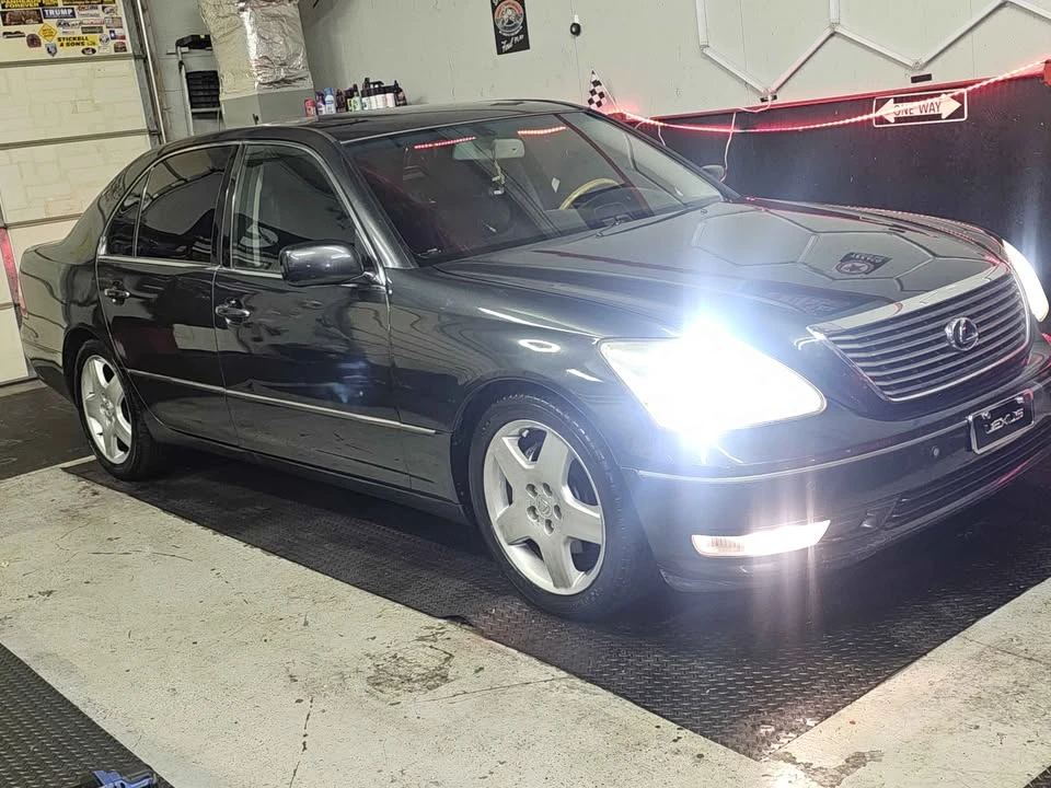 2005 Lexus LS 3rd Gen - Image 2 of 14