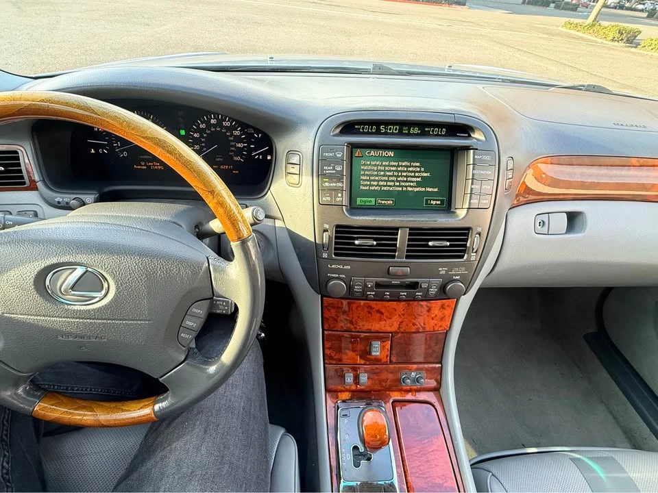 2005 Lexus LS 3rd Gen - Image 14 of 15
