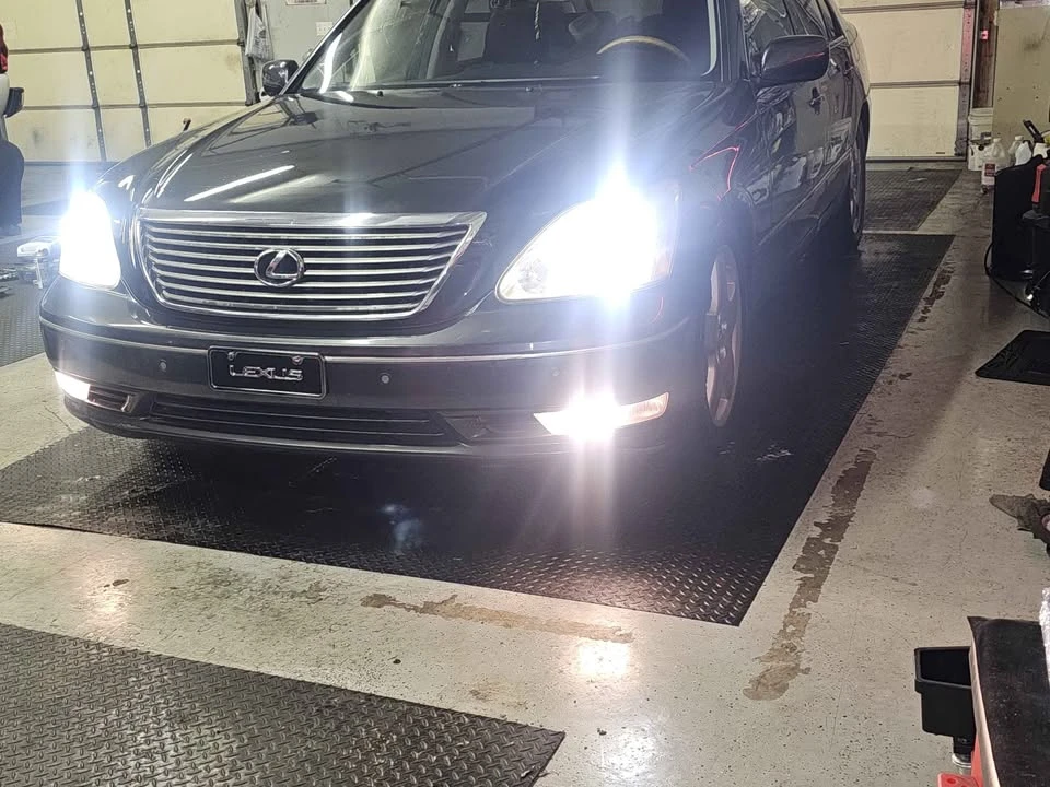 2005 Lexus LS 3rd Gen - Image 4 of 14