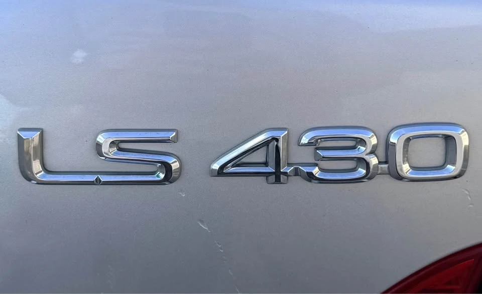 2005 Lexus LS 3rd Gen - Image 6 of 15