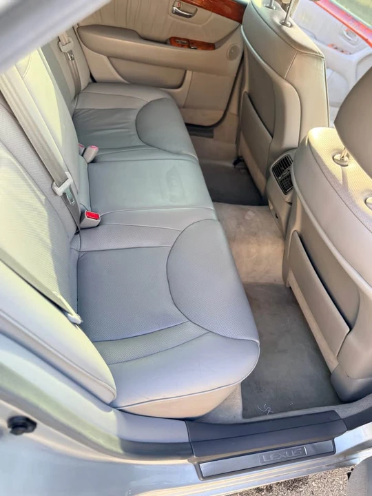 2005 Lexus LS 3rd Gen - Image 9 of 15