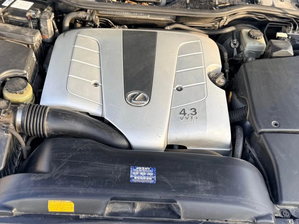 2005 Lexus LS 3rd Gen - Image 11 of 15