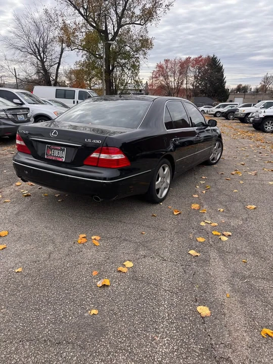 2005 Lexus LS 3rd Gen - Image 5 of 18