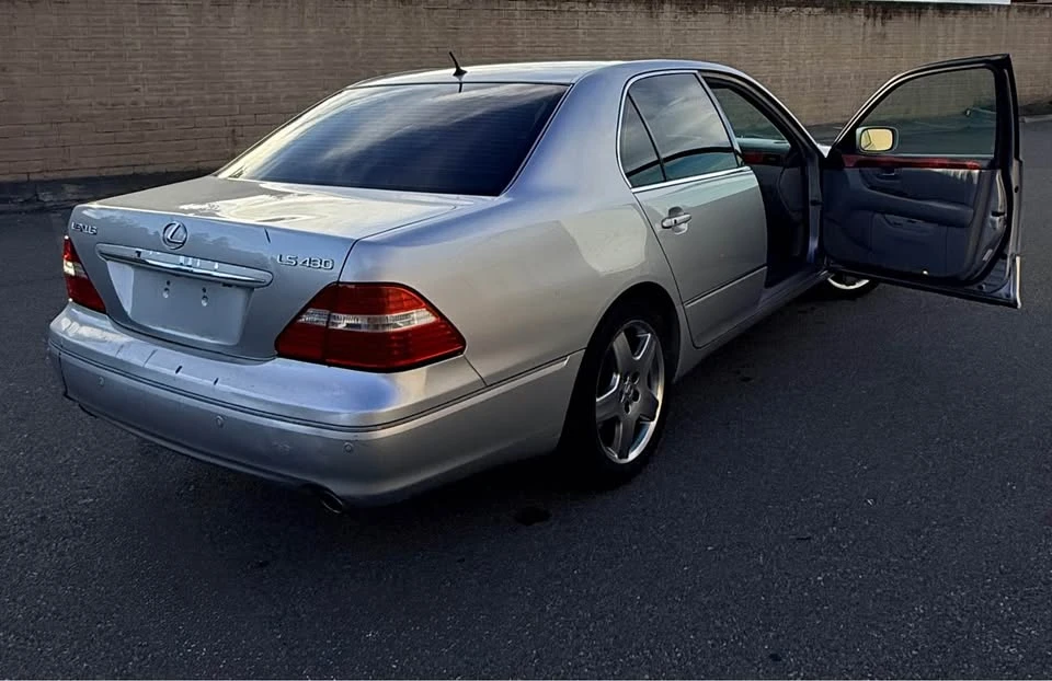 2005 Lexus LS 3rd Gen - Image 4 of 15