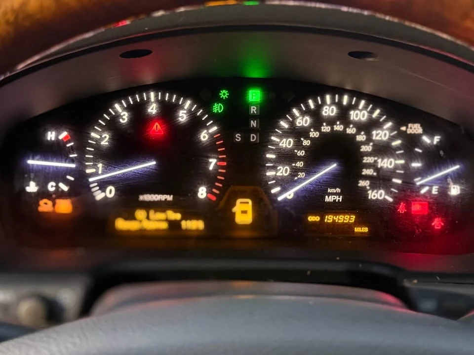 2005 Lexus LS 3rd Gen - Image 9 of 10