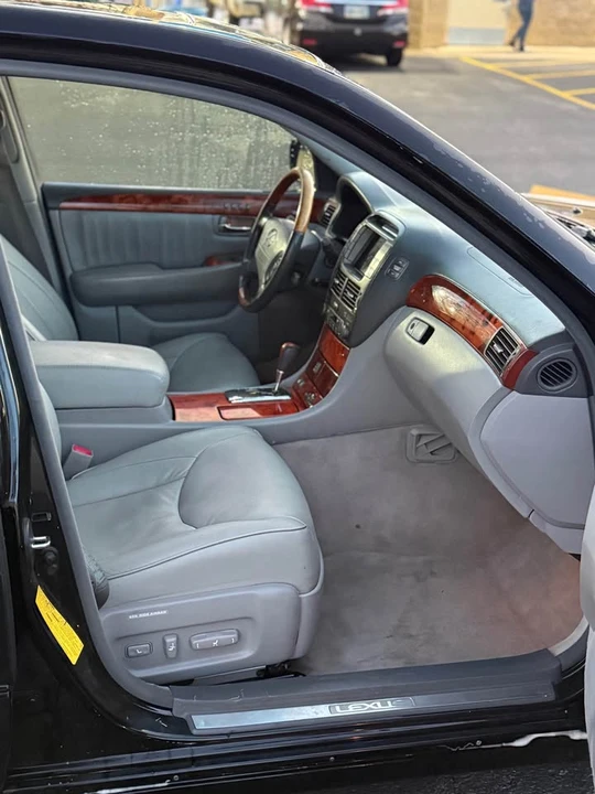 2005 Lexus LS 3rd Gen - Image 6 of 10