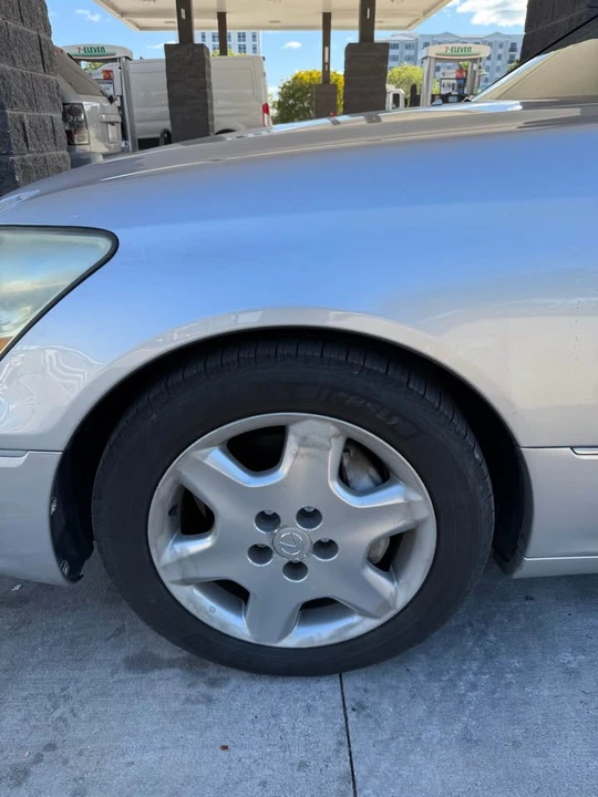 2005 Lexus LS 3rd Gen - Image 9 of 9