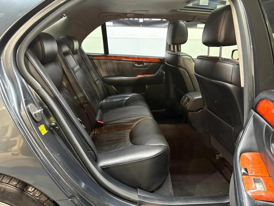 2005 Lexus LS 3rd Gen - Image 15 of 15