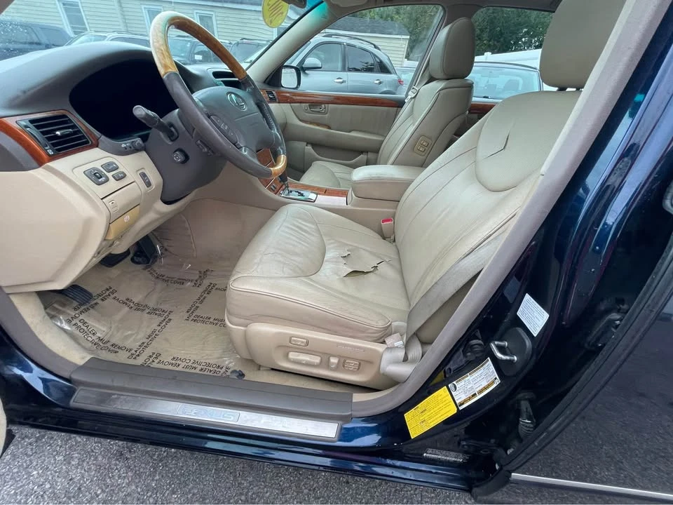 2005 Lexus LS 3rd Gen - Image 12 of 20