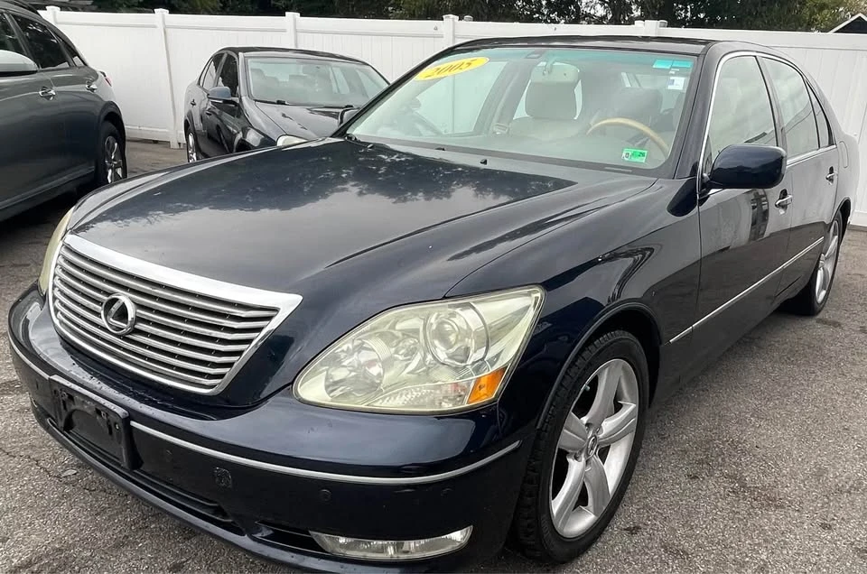 2005 Lexus LS 3rd Gen - Image 5 of 20