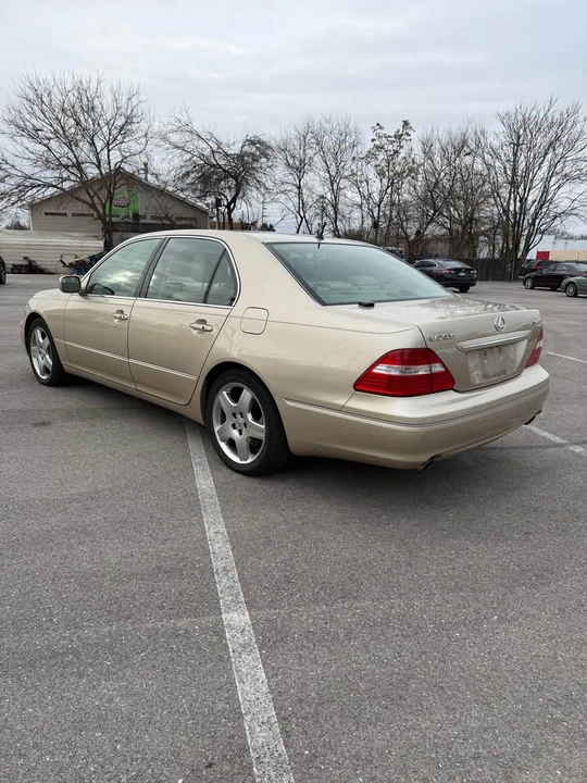 2005 Lexus LS 3rd Gen - Image 4 of 10