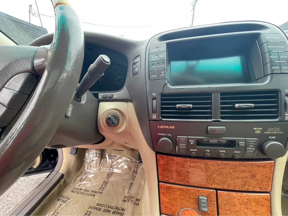 2005 Lexus LS 3rd Gen - Image 14 of 20