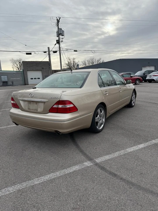 2005 Lexus LS 3rd Gen - Image 3 of 10