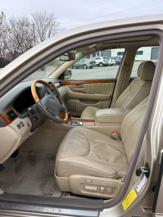 2005 Lexus LS 3rd Gen - Image 5 of 10