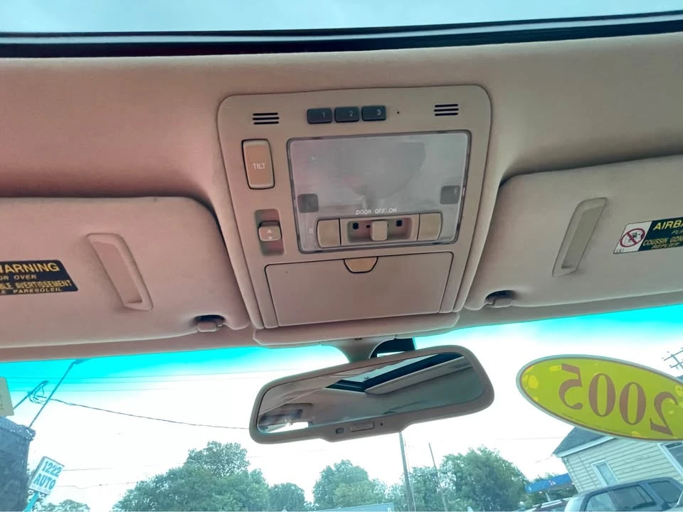 2005 Lexus LS 3rd Gen - Image 16 of 20