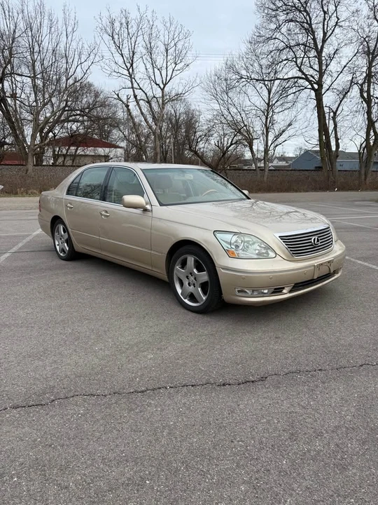 2005 Lexus LS 3rd Gen - Image 2 of 10