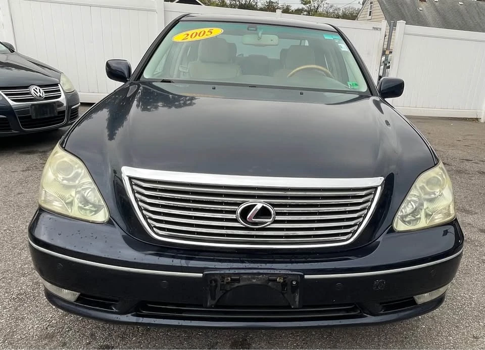 2005 Lexus LS 3rd Gen - Image 4 of 20