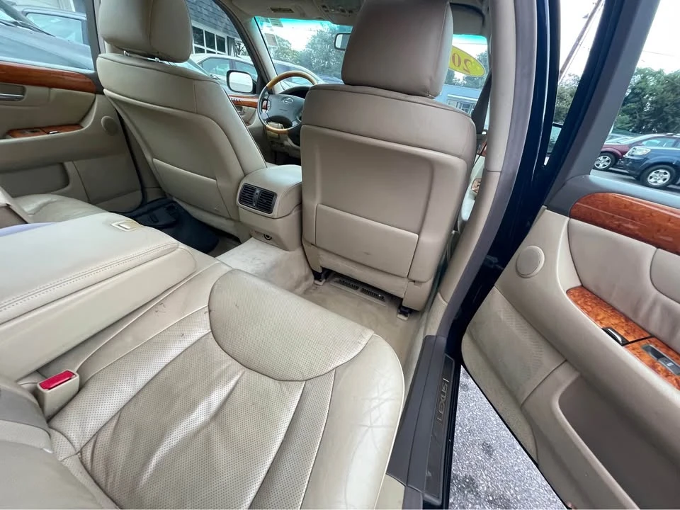 2005 Lexus LS 3rd Gen - Image 19 of 20