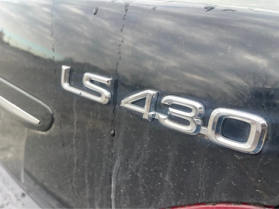2005 Lexus LS 3rd Gen - Image 4 of 4
