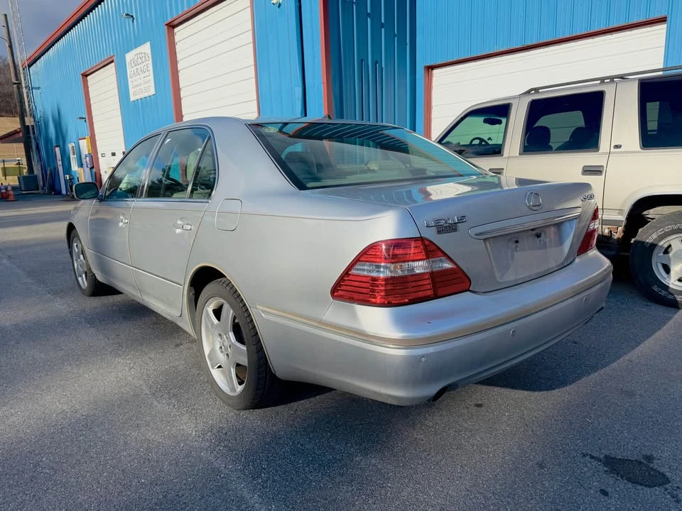 2005 Lexus LS 3rd Gen - Image 2 of 8