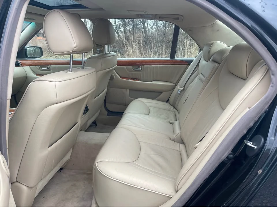 2005 Lexus LS 3rd Gen - Image 2 of 4