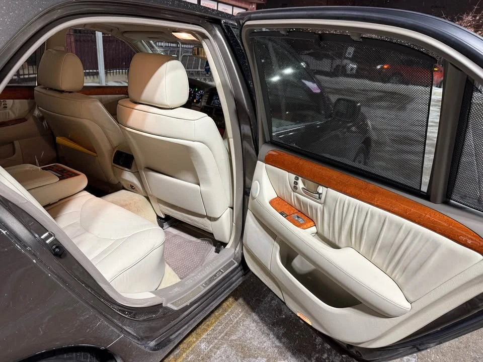 2005 Lexus LS 3rd Gen - Image 9 of 11