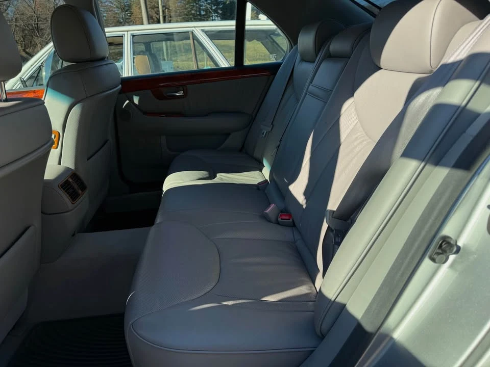 2005 Lexus LS 3rd Gen - Image 7 of 8