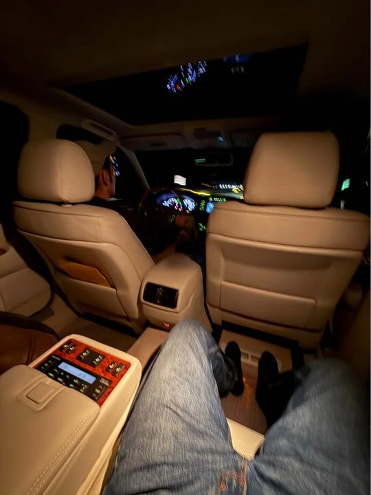 2005 Lexus LS 3rd Gen - Image 10 of 11