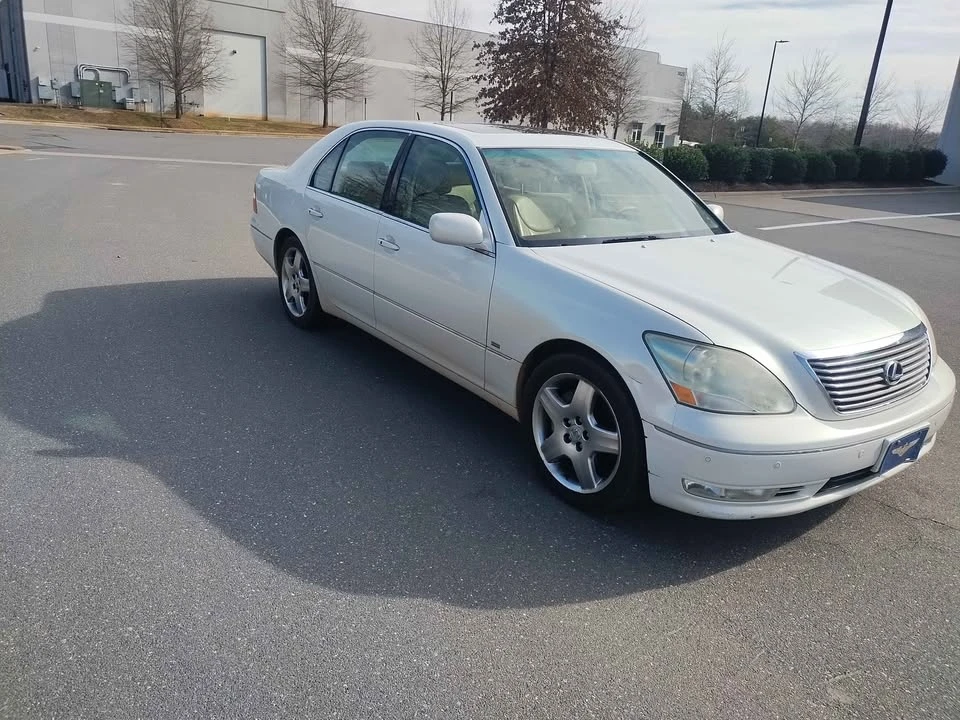 2005 Lexus LS 3rd Gen - Image 3 of 18