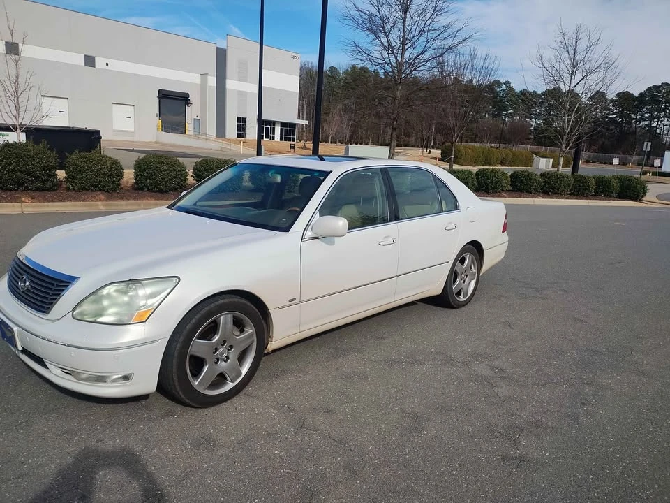 2005 Lexus LS 3rd Gen - Image 2 of 18