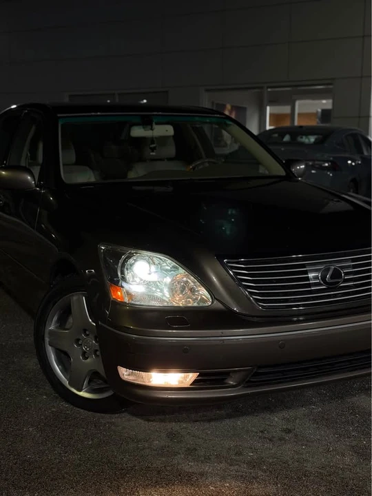 2005 Lexus LS 3rd Gen - Image 6 of 11
