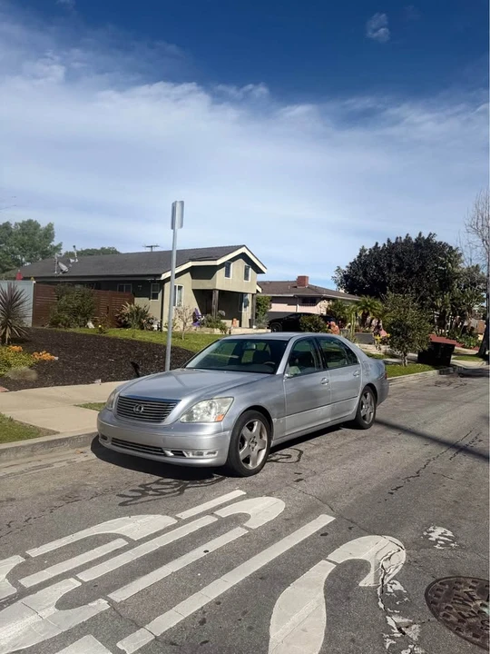 2005 Lexus LS 3rd Gen - Image 2 of 6