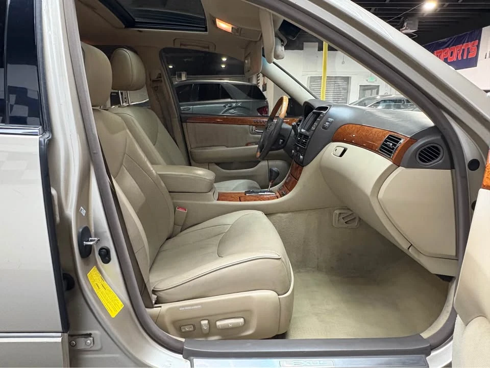 2005 Lexus LS 3rd Gen - Image 18 of 20