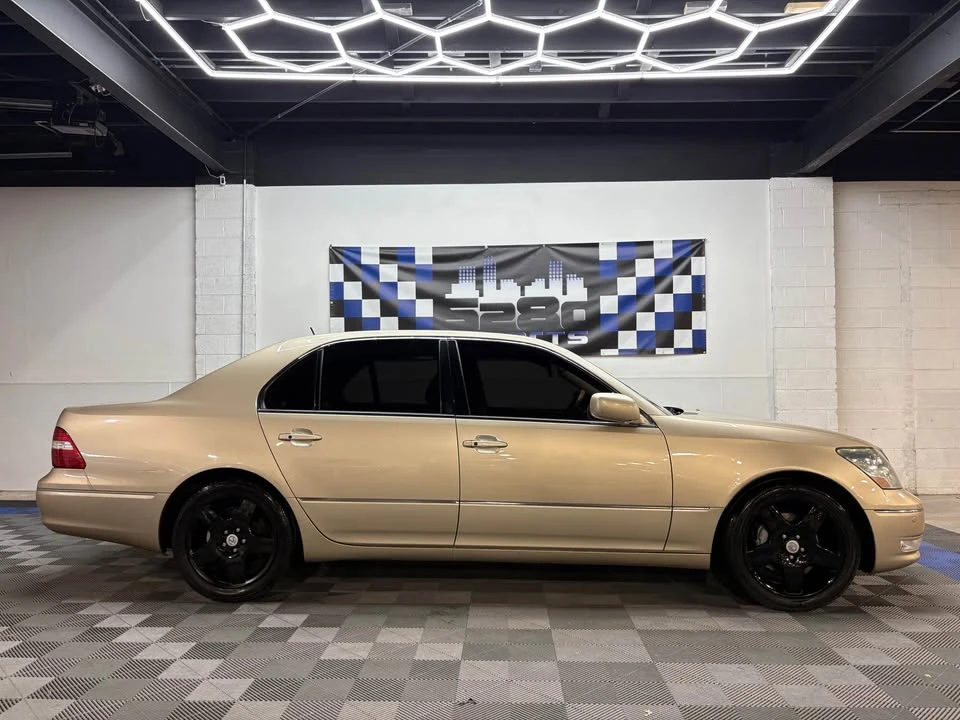 2005 Lexus LS 3rd Gen - Image 10 of 20
