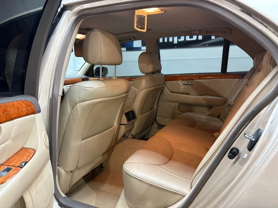 2005 Lexus LS 3rd Gen - Image 17 of 20
