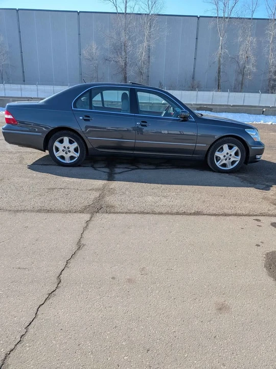 2005 Lexus LS 3rd Gen - Image 17 of 21