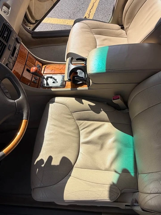 2005 Lexus LS 3rd Gen - Image 8 of 9