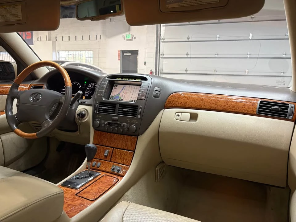 2005 Lexus LS 3rd Gen - Image 14 of 20