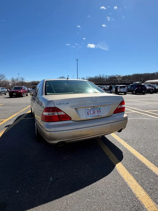 2005 Lexus LS 3rd Gen - Image 3 of 9