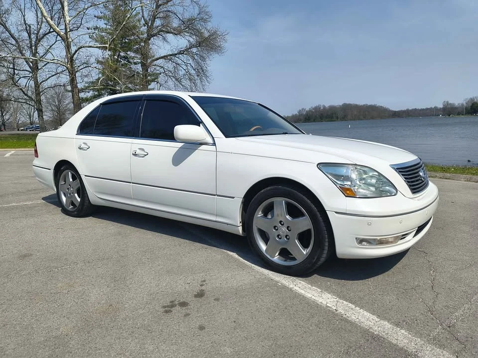 2005 Lexus LS 3rd Gen - Image 3 of 16