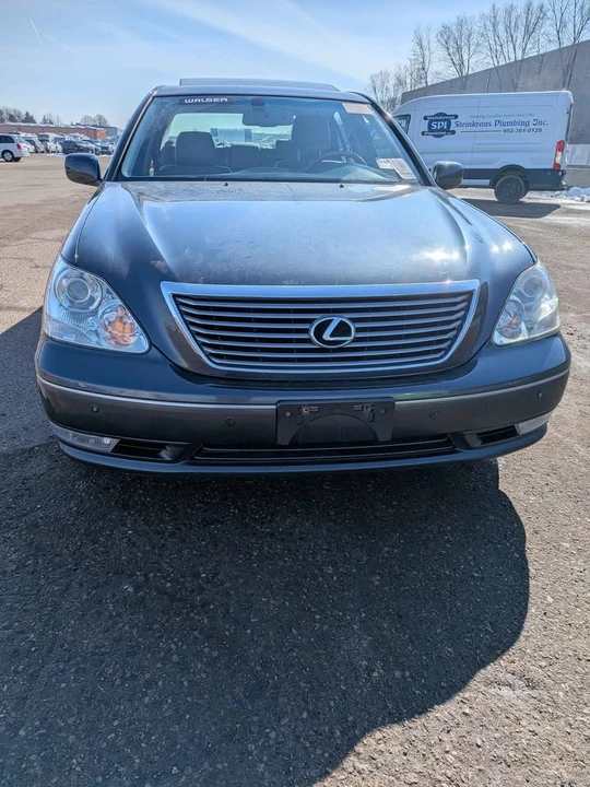 2005 Lexus LS 3rd Gen - Image 14 of 21