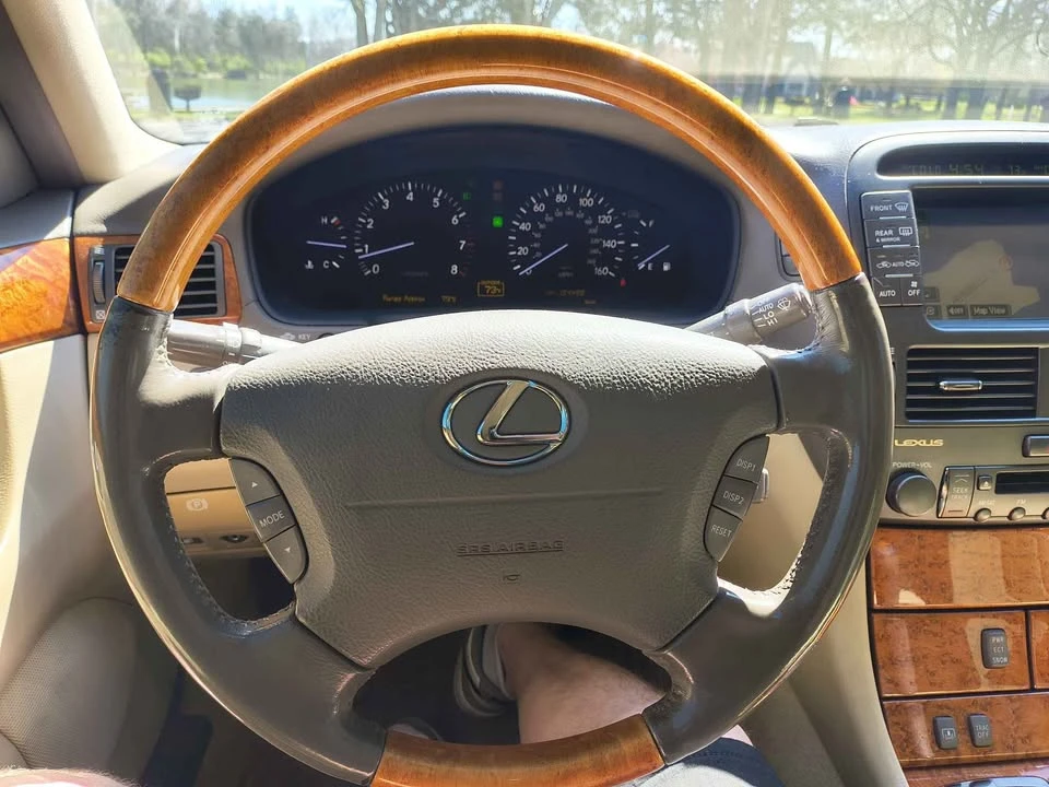 2005 Lexus LS 3rd Gen - Image 7 of 16