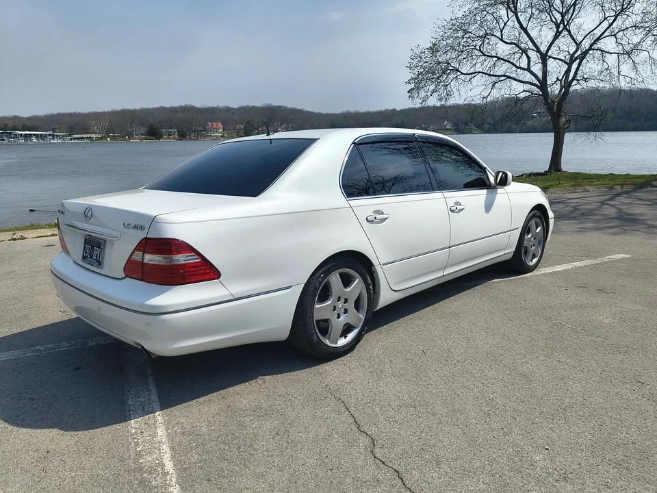 2005 Lexus LS 3rd Gen - Image 5 of 16