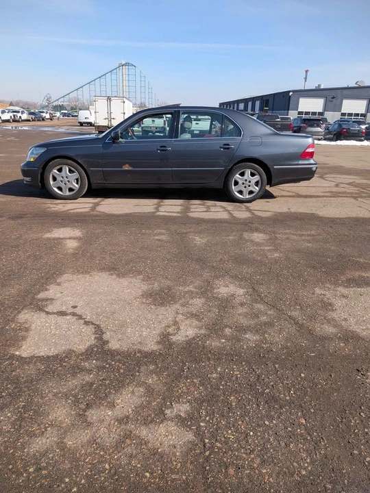 2005 Lexus LS 3rd Gen - Image 15 of 21