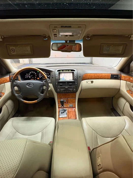 2005 Lexus LS 3rd Gen - Image 15 of 20